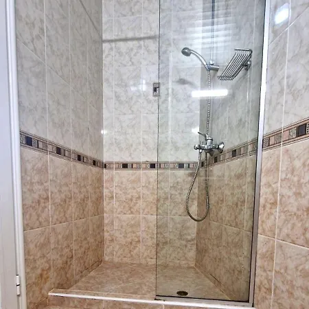карел فندق نيسيبار