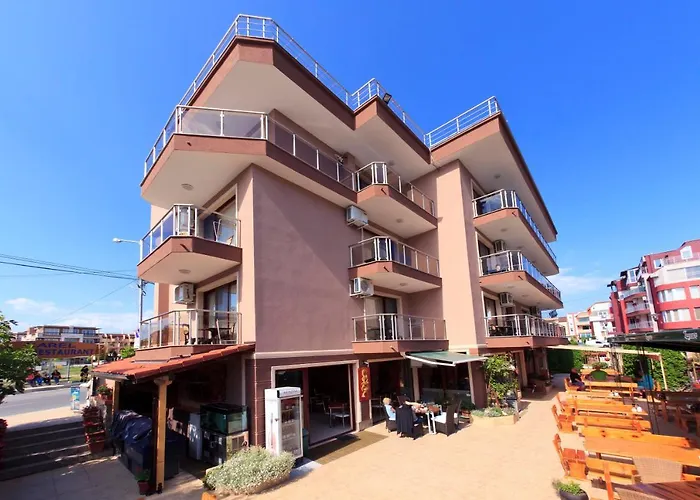 карел 네세부르